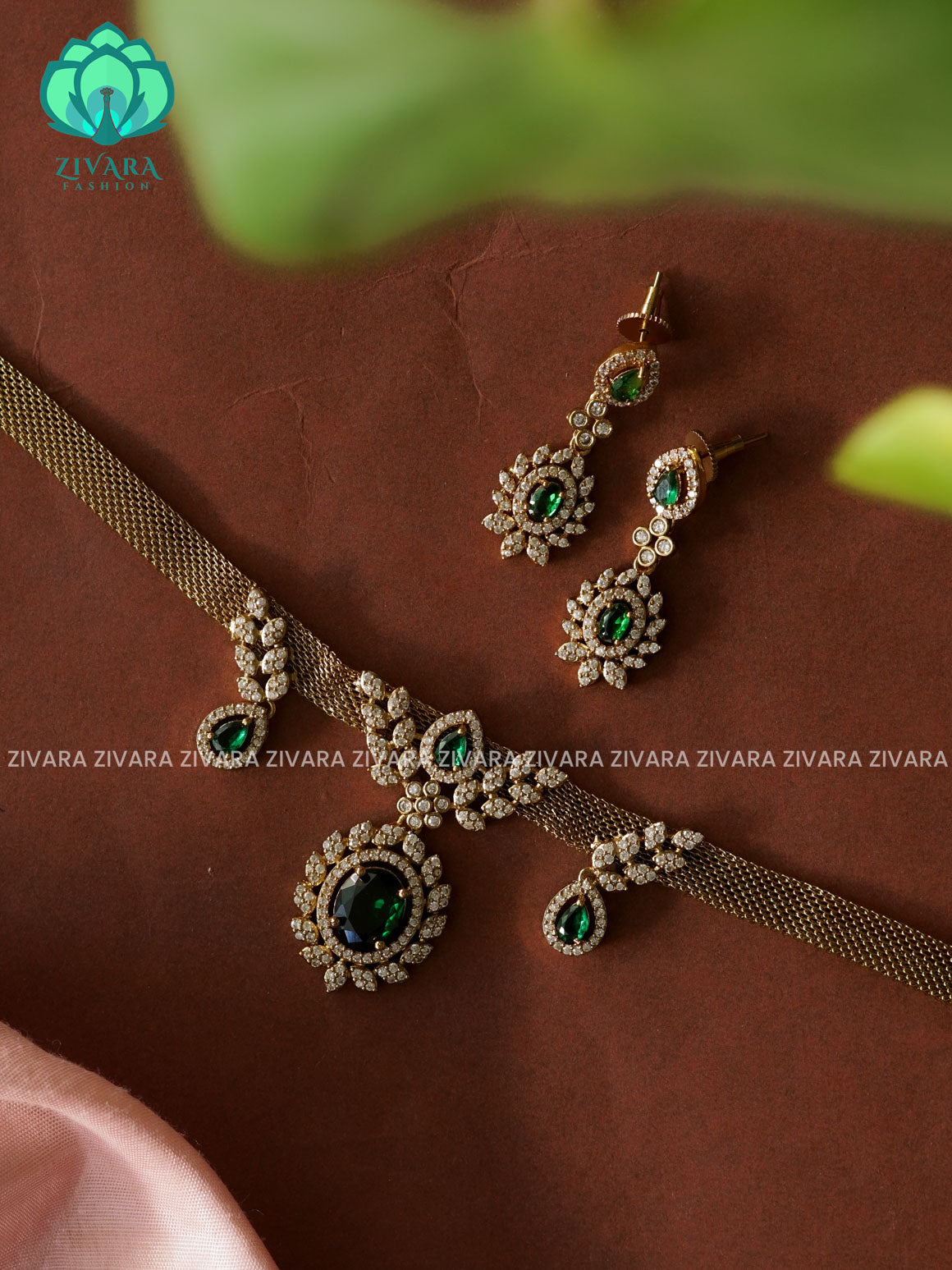 GREEN FLEXIBLE CHAIN WITH OVAL PENDANT MATTE  POLISH ATTIGAI WITH EARRING - Zivara Fashion- latest jewellery design