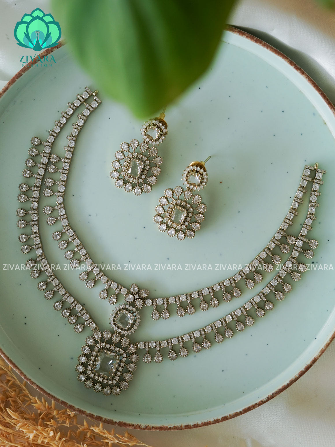 WHITE STEP - stylish and minimal elegant neckwear with earrings- Zivara Fashion