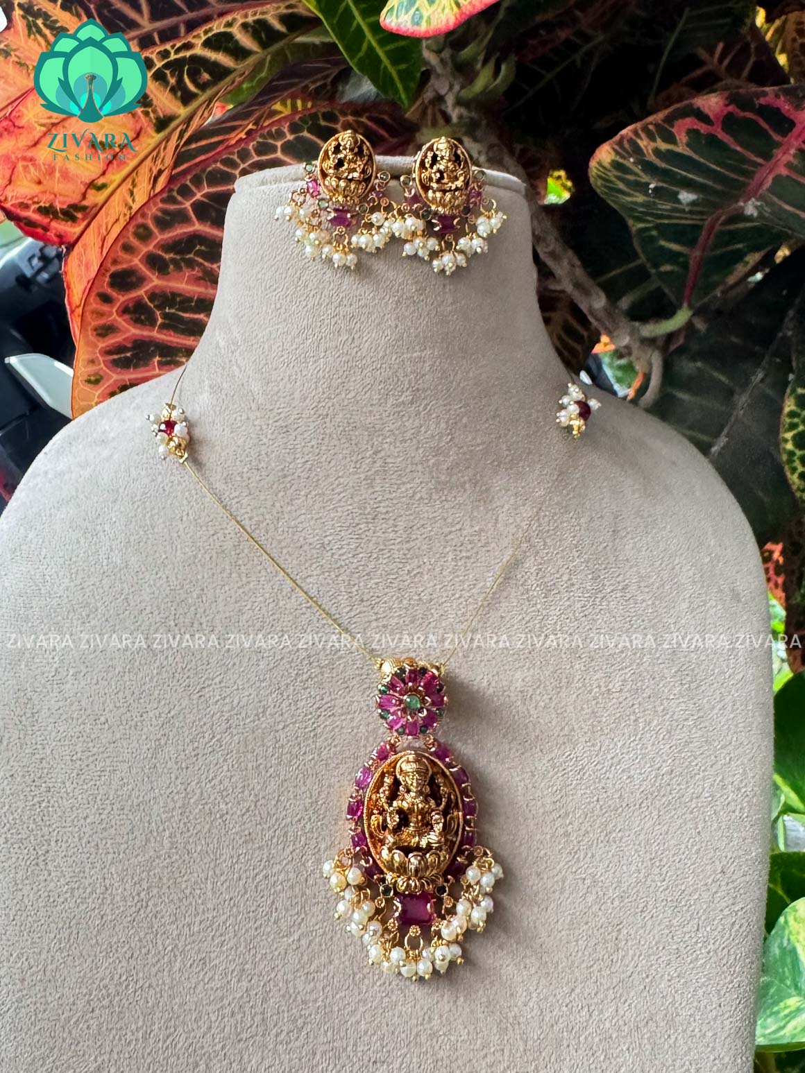 TEMPLE REAL KEMP  TAMARA pendant INVISIBLE MINIMAL ELEGANT HANDMADE NECKLACE WITH BRILLIANT FINISH MOTIFS- ZIVARA FASHION