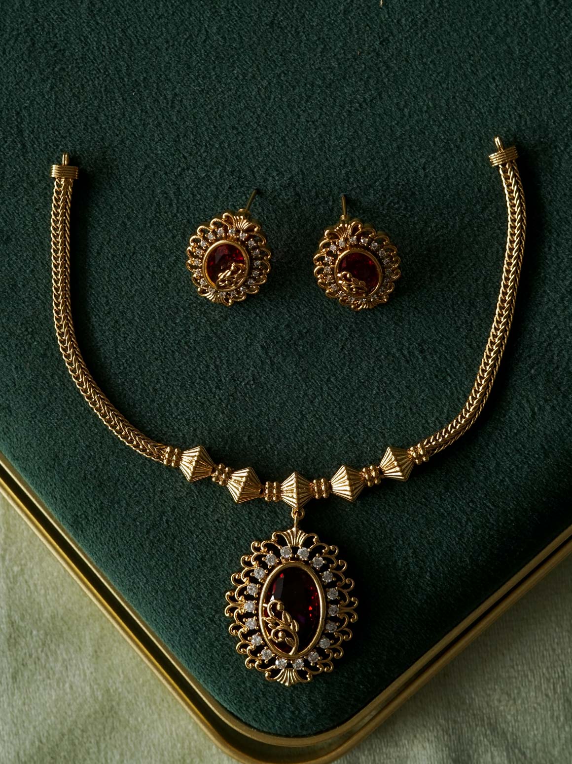 RUBY WHITE  - OVAL PENDANT Flexible chain  -Traditional south indian premium neckwear with earrings- Zivara Fashion- latest jewellery design