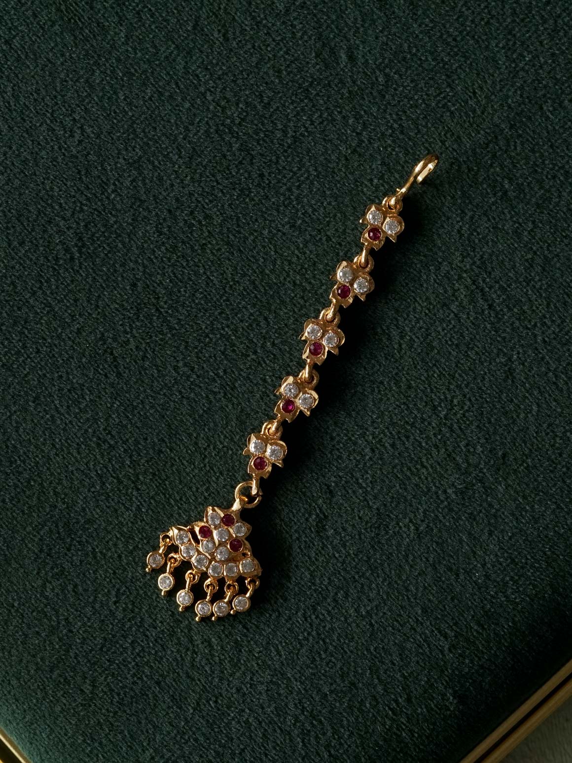 AMBIGAI-MOTIF FREE  IMPON TIKKA/CHUTTI MICROGOLD POLISH bridal head accessory- latest bridal collection - Zivara fashion