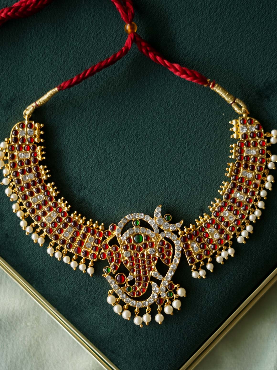 RED AND GREEN - GANESHA - Simple kemp attigai neckwear - latest kemp dance jewellery collection